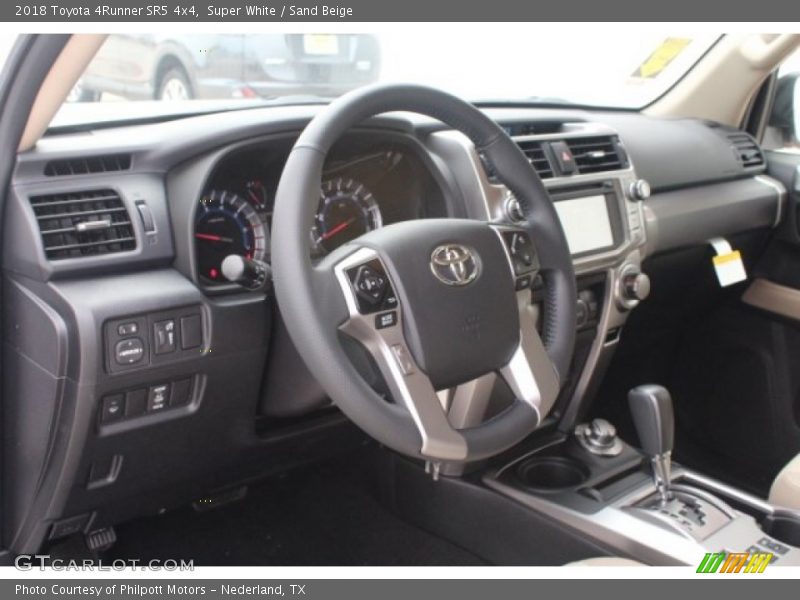 Super White / Sand Beige 2018 Toyota 4Runner SR5 4x4