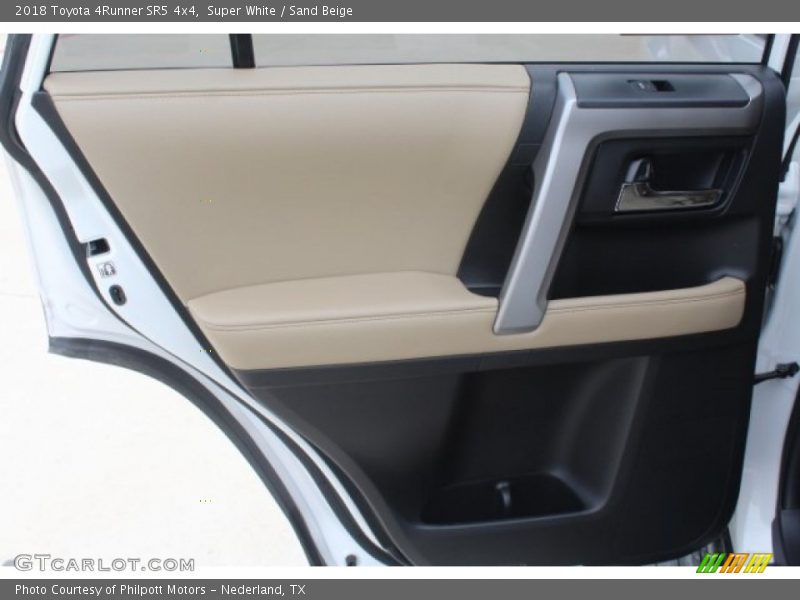 Super White / Sand Beige 2018 Toyota 4Runner SR5 4x4