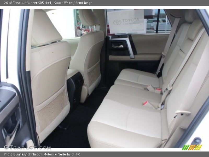 Super White / Sand Beige 2018 Toyota 4Runner SR5 4x4