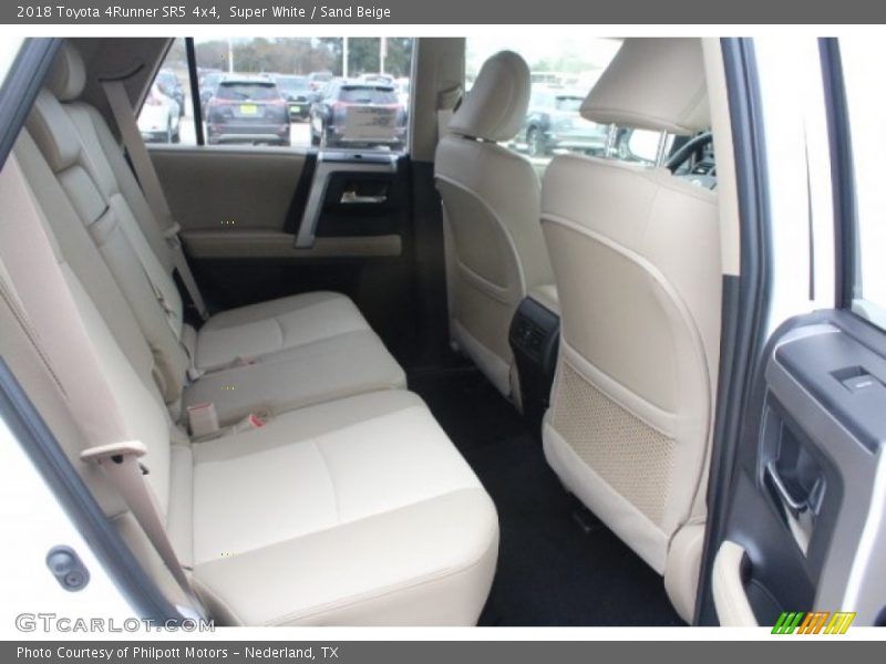 Super White / Sand Beige 2018 Toyota 4Runner SR5 4x4