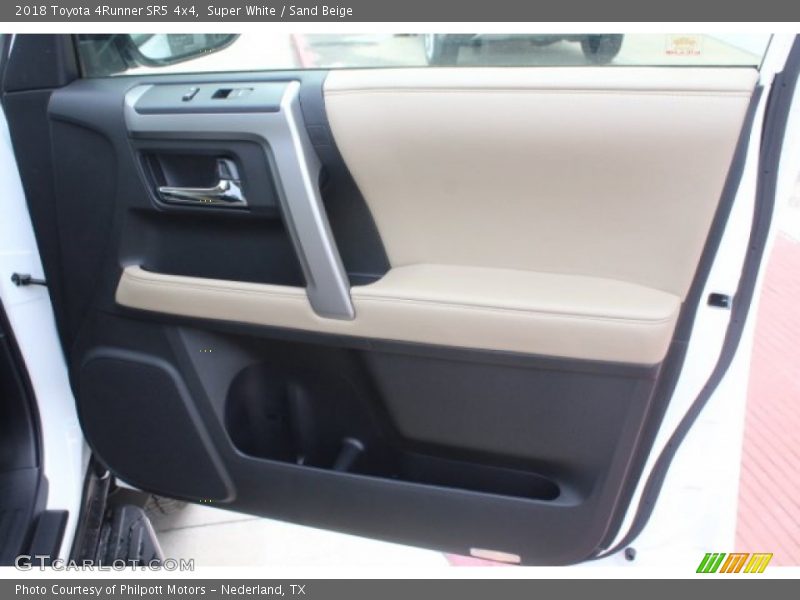 Super White / Sand Beige 2018 Toyota 4Runner SR5 4x4