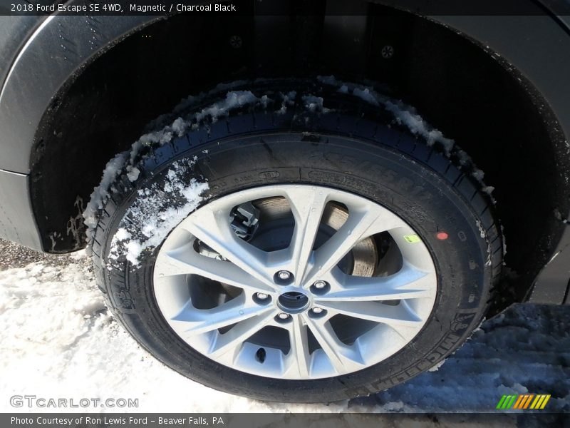 Magnetic / Charcoal Black 2018 Ford Escape SE 4WD