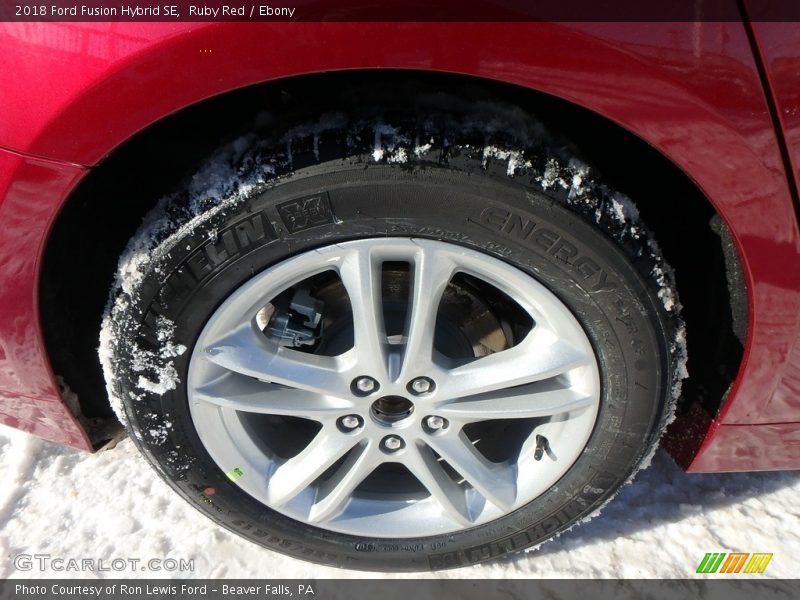 Ruby Red / Ebony 2018 Ford Fusion Hybrid SE
