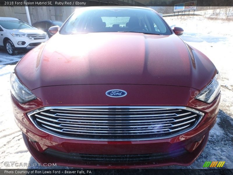 Ruby Red / Ebony 2018 Ford Fusion Hybrid SE