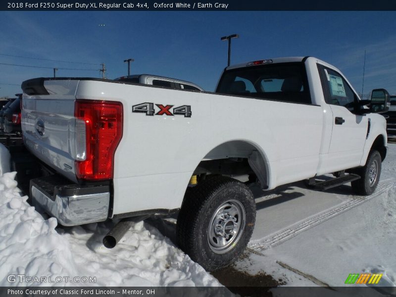 Oxford White / Earth Gray 2018 Ford F250 Super Duty XL Regular Cab 4x4