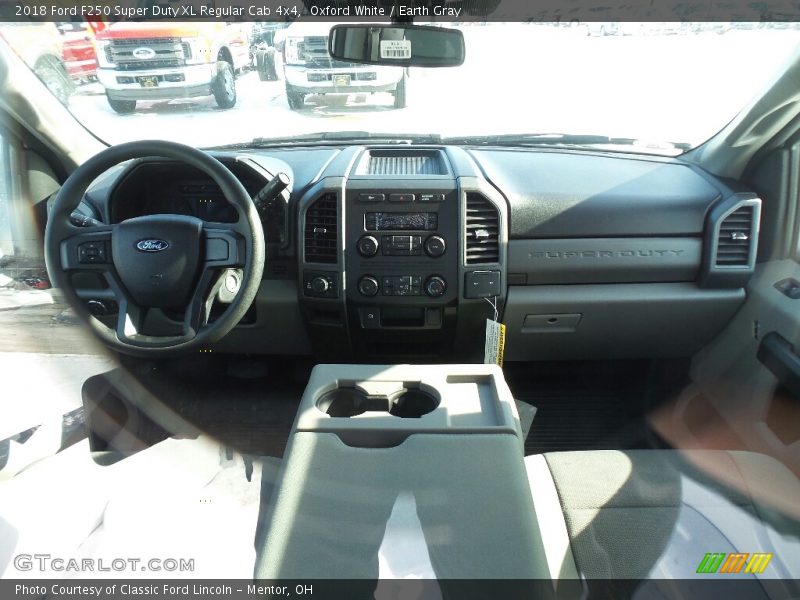 Oxford White / Earth Gray 2018 Ford F250 Super Duty XL Regular Cab 4x4