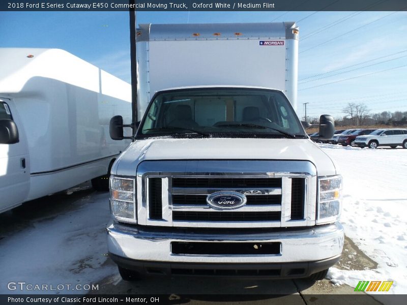 Oxford White / Medium Flint 2018 Ford E Series Cutaway E450 Commercial Moving Truck