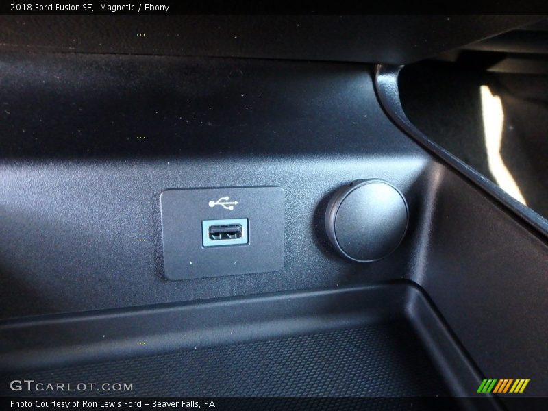 Magnetic / Ebony 2018 Ford Fusion SE