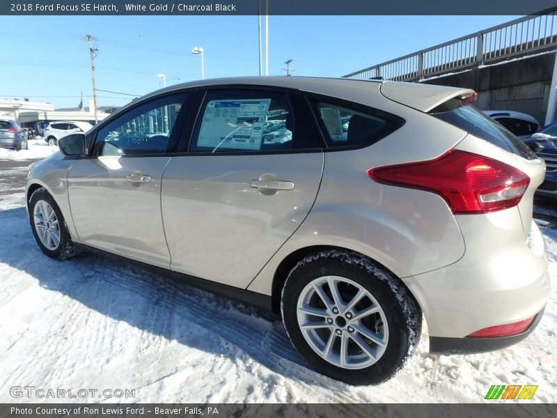 White Gold / Charcoal Black 2018 Ford Focus SE Hatch