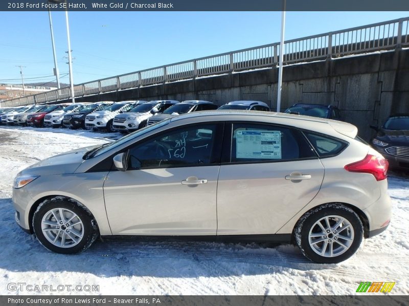White Gold / Charcoal Black 2018 Ford Focus SE Hatch