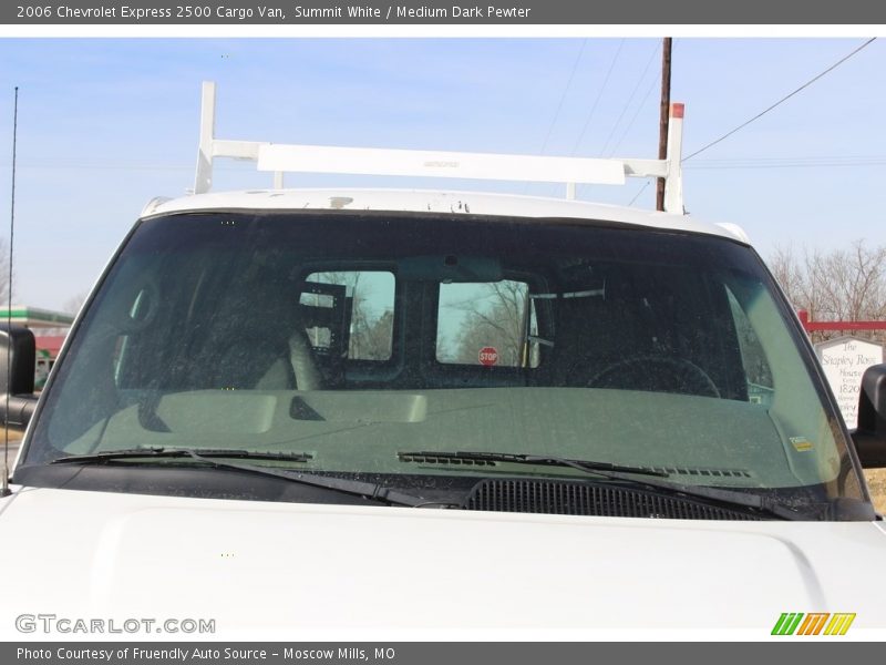 Summit White / Medium Dark Pewter 2006 Chevrolet Express 2500 Cargo Van