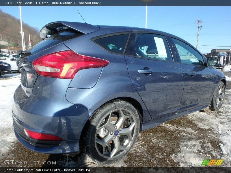 Blue Metallic / Charcoal Black 2018 Ford Focus ST Hatch