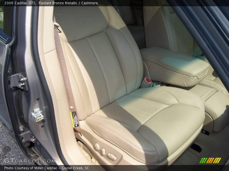 Radiant Bronze Metallic / Cashmere 2006 Cadillac DTS