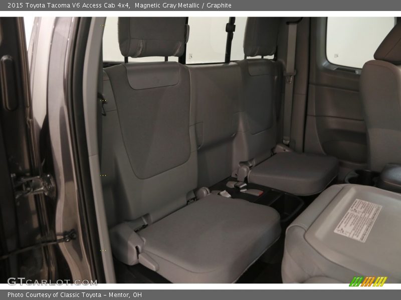 Magnetic Gray Metallic / Graphite 2015 Toyota Tacoma V6 Access Cab 4x4