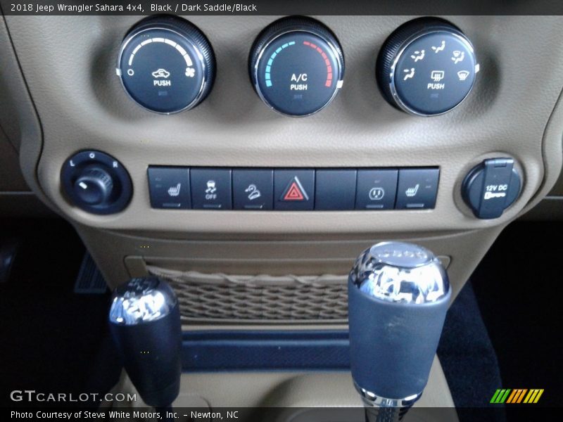 Controls of 2018 Wrangler Sahara 4x4