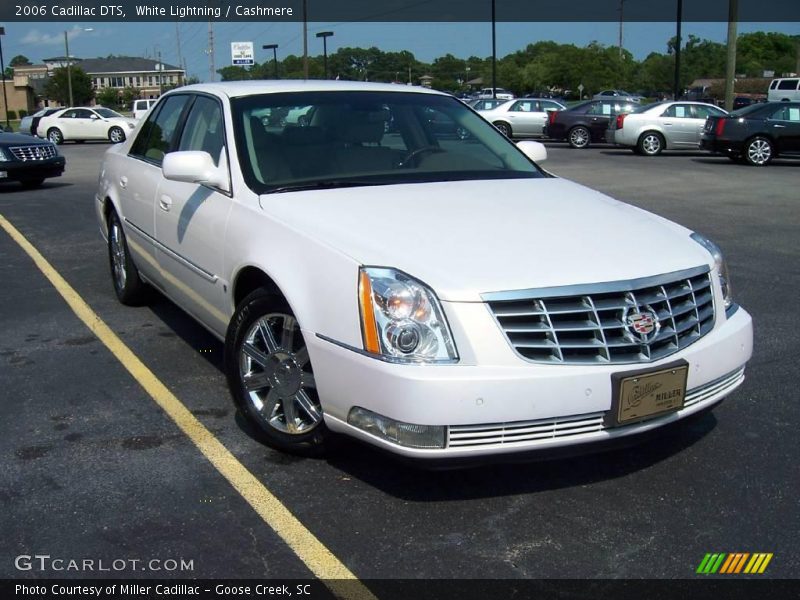 White Lightning / Cashmere 2006 Cadillac DTS