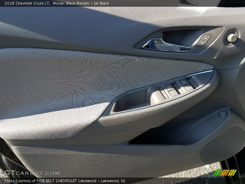 Mosaic Black Metallic / Jet Black 2018 Chevrolet Cruze LT