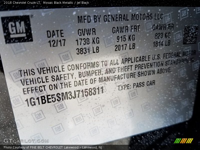 Mosaic Black Metallic / Jet Black 2018 Chevrolet Cruze LT