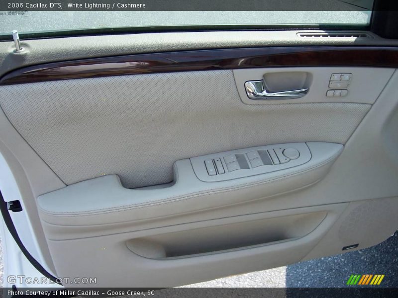 White Lightning / Cashmere 2006 Cadillac DTS