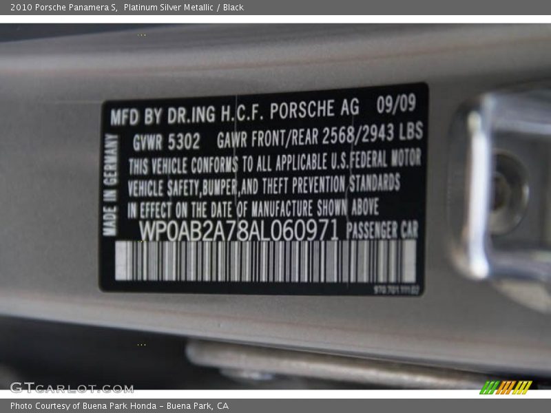 Platinum Silver Metallic / Black 2010 Porsche Panamera S