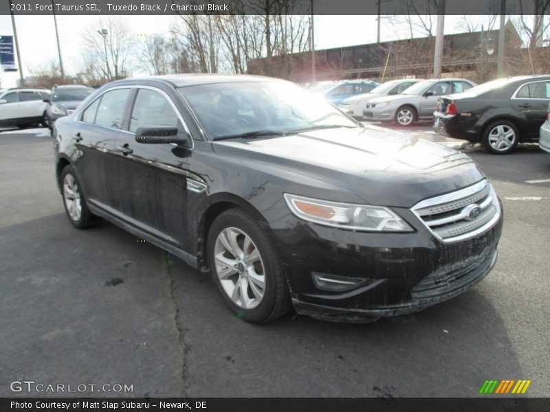 Tuxedo Black / Charcoal Black 2011 Ford Taurus SEL