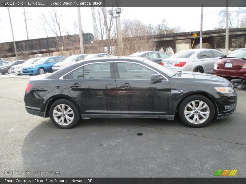 Tuxedo Black / Charcoal Black 2011 Ford Taurus SEL