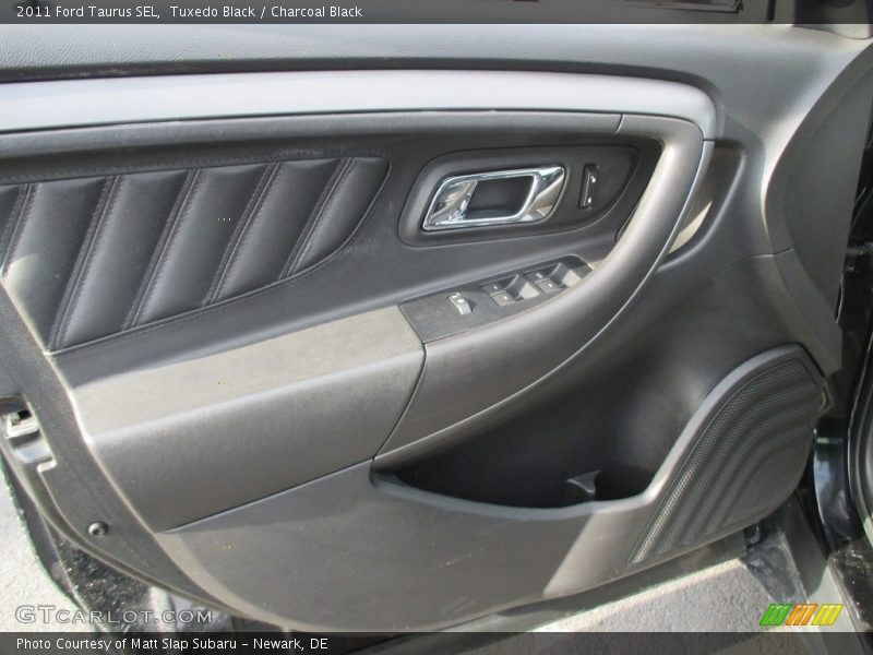 Tuxedo Black / Charcoal Black 2011 Ford Taurus SEL