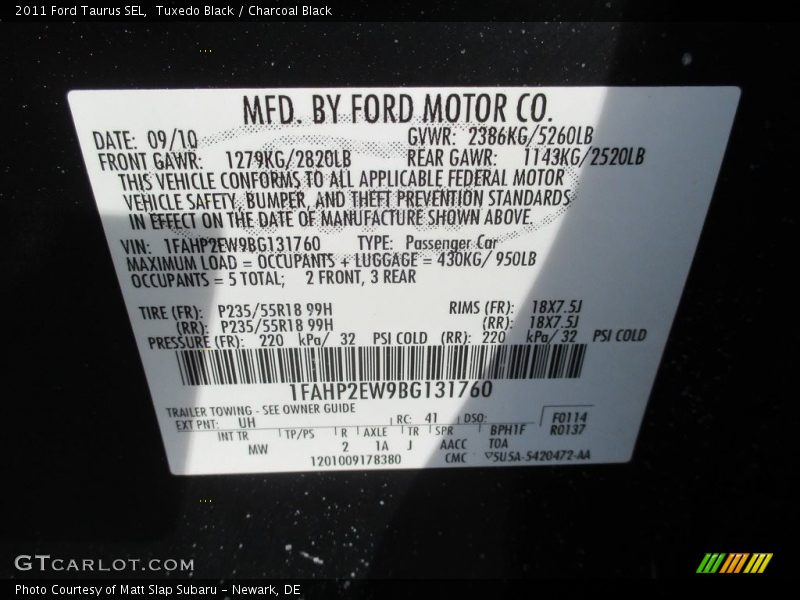 Tuxedo Black / Charcoal Black 2011 Ford Taurus SEL