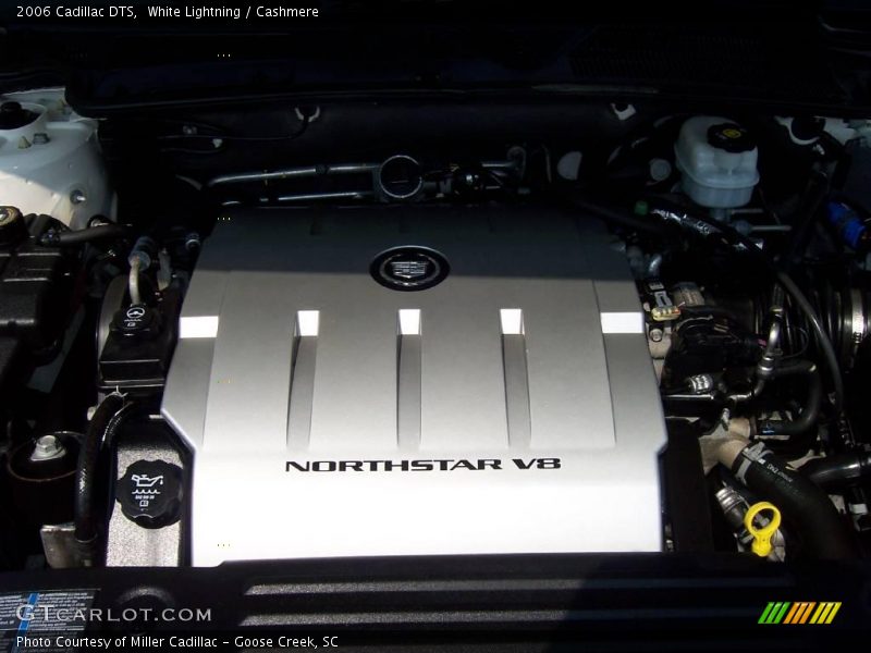 White Lightning / Cashmere 2006 Cadillac DTS