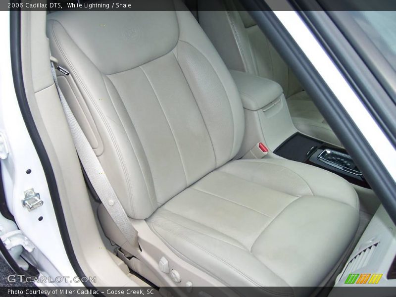 White Lightning / Shale 2006 Cadillac DTS