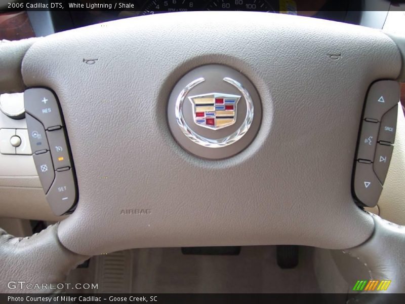 White Lightning / Shale 2006 Cadillac DTS