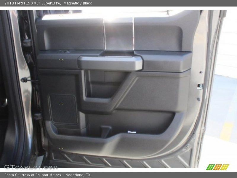 Magnetic / Black 2018 Ford F150 XLT SuperCrew