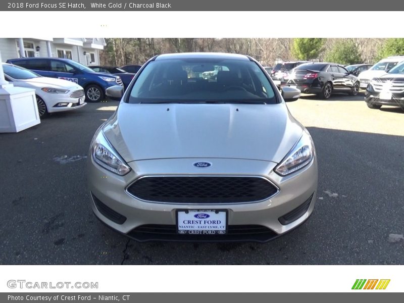 White Gold / Charcoal Black 2018 Ford Focus SE Hatch
