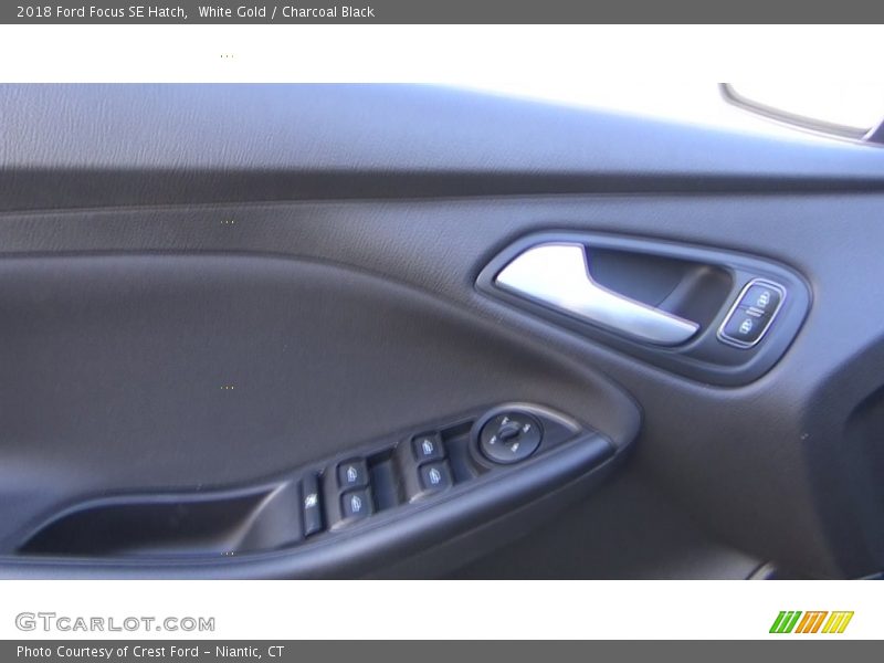 White Gold / Charcoal Black 2018 Ford Focus SE Hatch