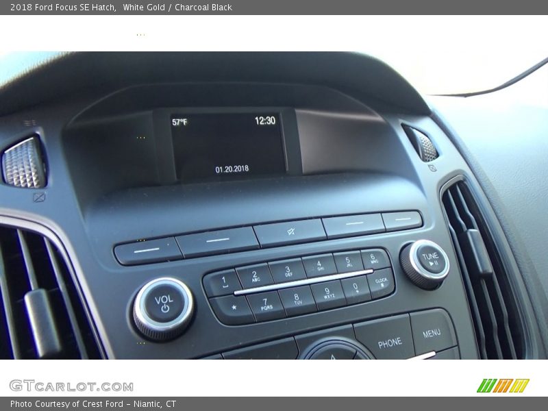 White Gold / Charcoal Black 2018 Ford Focus SE Hatch