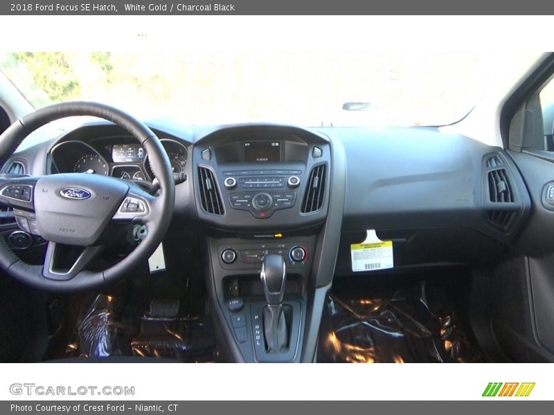 White Gold / Charcoal Black 2018 Ford Focus SE Hatch