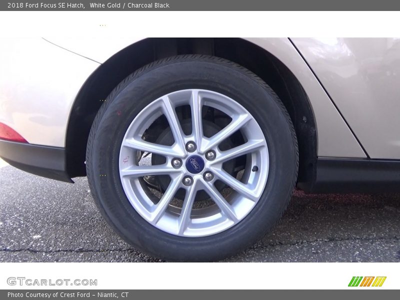 White Gold / Charcoal Black 2018 Ford Focus SE Hatch