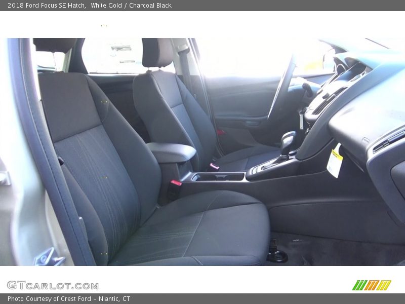 White Gold / Charcoal Black 2018 Ford Focus SE Hatch