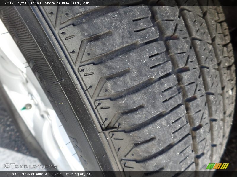Shoreline Blue Pearl / Ash 2017 Toyota Sienna L
