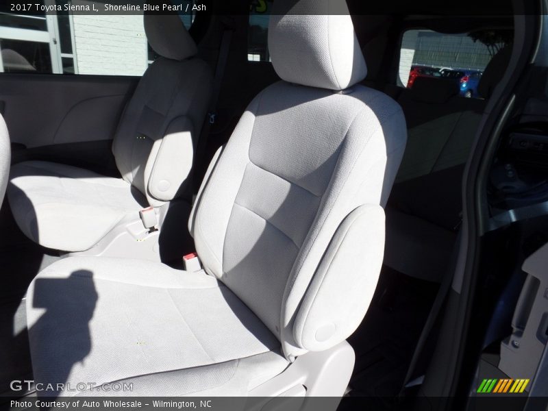 Shoreline Blue Pearl / Ash 2017 Toyota Sienna L
