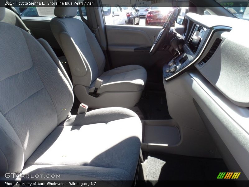 Shoreline Blue Pearl / Ash 2017 Toyota Sienna L