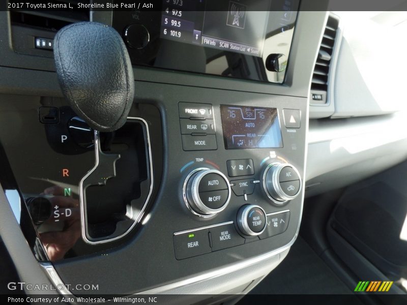 Shoreline Blue Pearl / Ash 2017 Toyota Sienna L