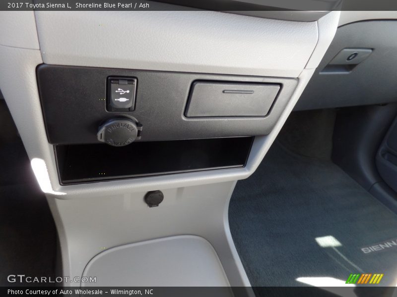 Shoreline Blue Pearl / Ash 2017 Toyota Sienna L