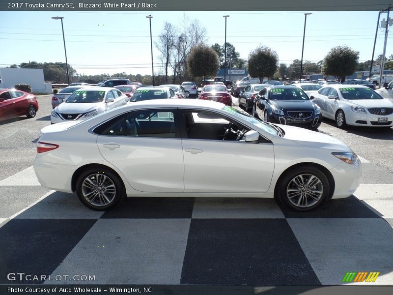 Blizzard White Pearl / Black 2017 Toyota Camry SE