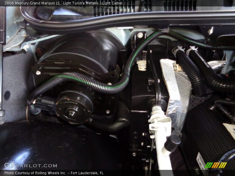 Light Tundra Metallic / Light Camel 2006 Mercury Grand Marquis LS