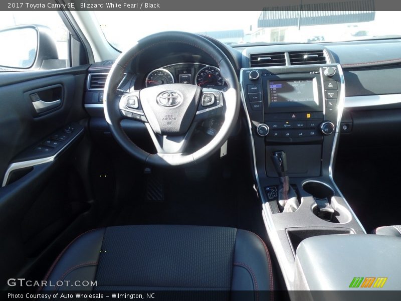Blizzard White Pearl / Black 2017 Toyota Camry SE