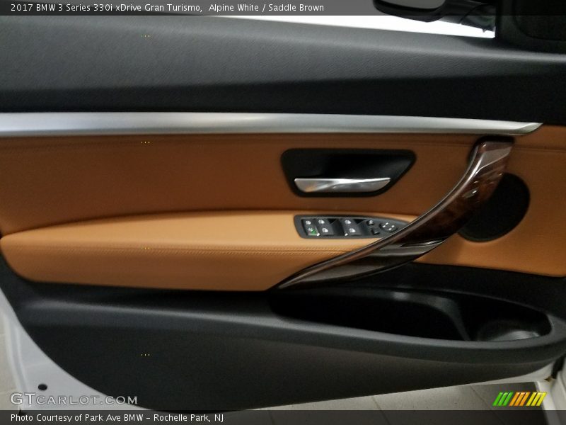 Alpine White / Saddle Brown 2017 BMW 3 Series 330i xDrive Gran Turismo