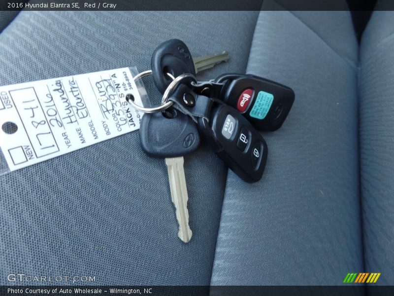 Red / Gray 2016 Hyundai Elantra SE