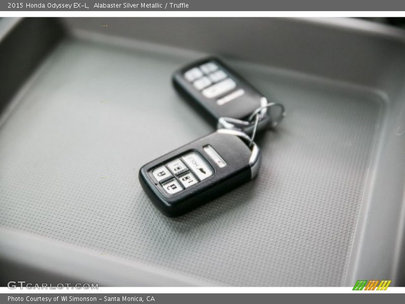 Alabaster Silver Metallic / Truffle 2015 Honda Odyssey EX-L