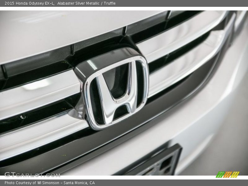 Alabaster Silver Metallic / Truffle 2015 Honda Odyssey EX-L